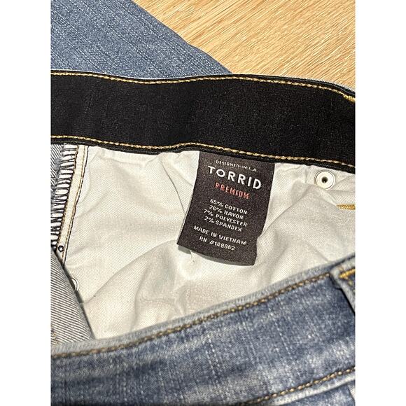 Torrid Sky High Skinny Jeans Women 14 Med Wash Distressed Button Fly Stretch EUC - Picture 6 of 13